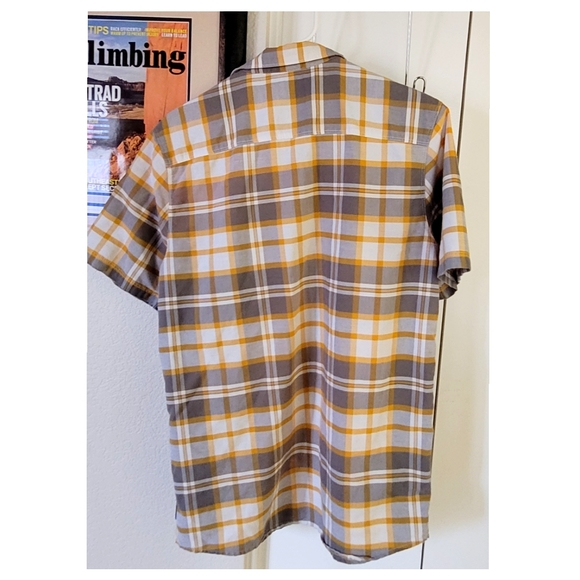 Mountain Hardware Men's Short Sleeve Button Shirt - Picture 2 of 6